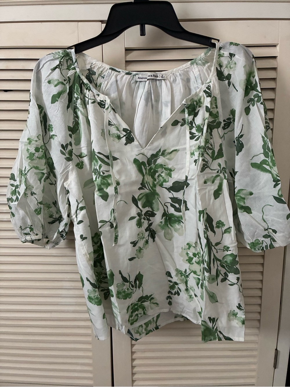 Abercrombie & Fitch White Peasant Blouse with Green Floral Print
